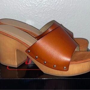 Rouge Helium Tan Leather Mules